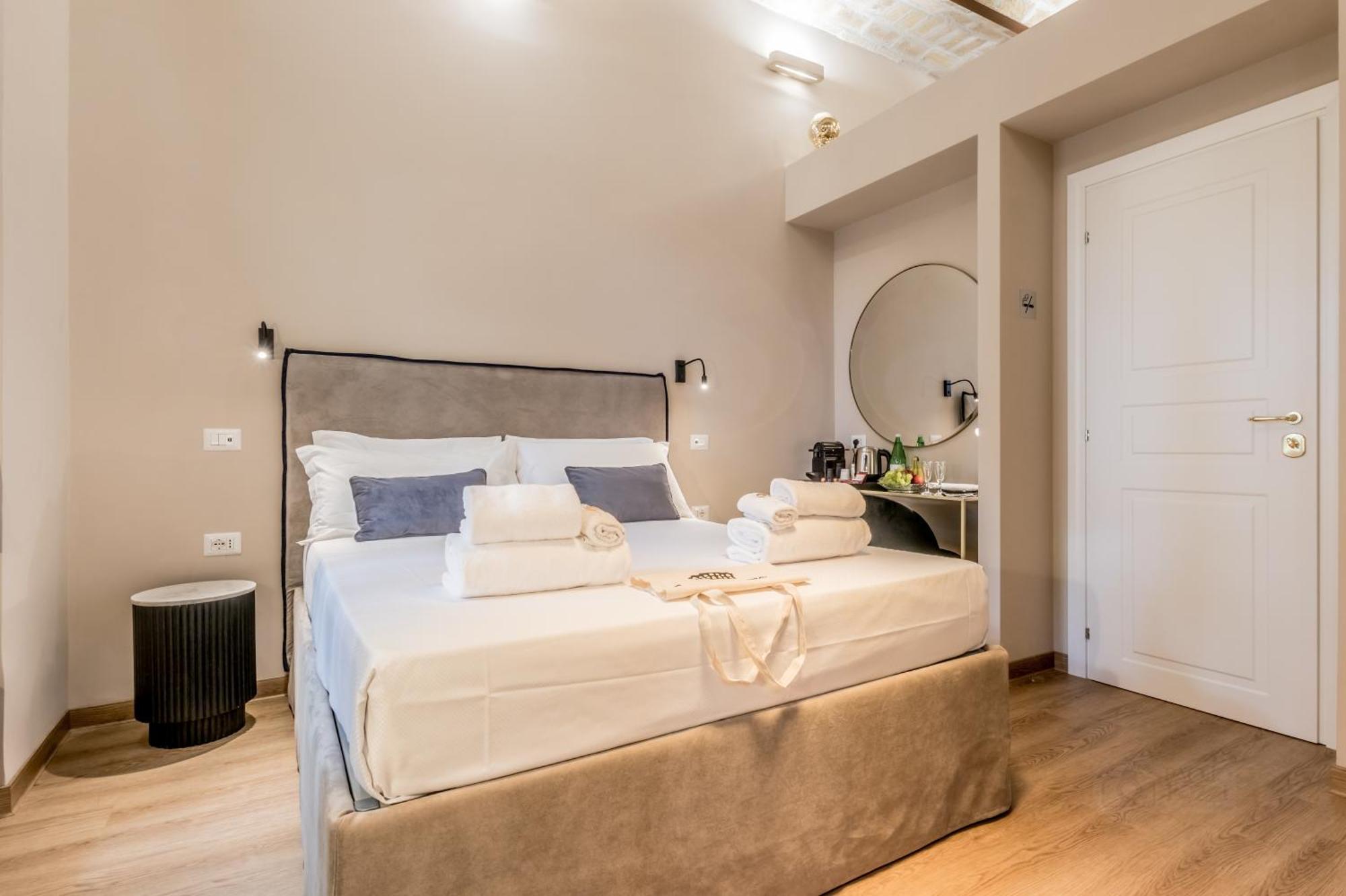 Queen Of Rome Luxury Rooms Exterior foto